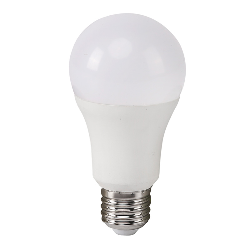 TRIAC 可调光 LED 灯泡